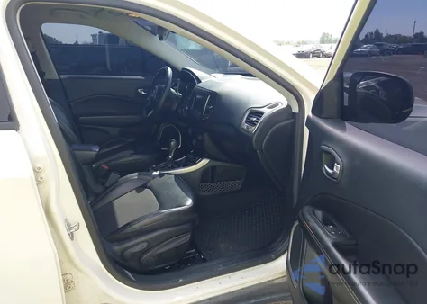 2018 Jeep Compass Latitude 4X4 from USA, damaged, VIN 3C4NJDBB1JT282193